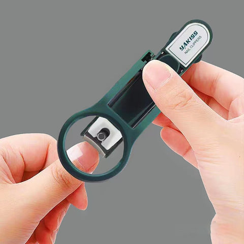 Anti-Splash Nail Clipper With Magnifying Glass For The Elderly